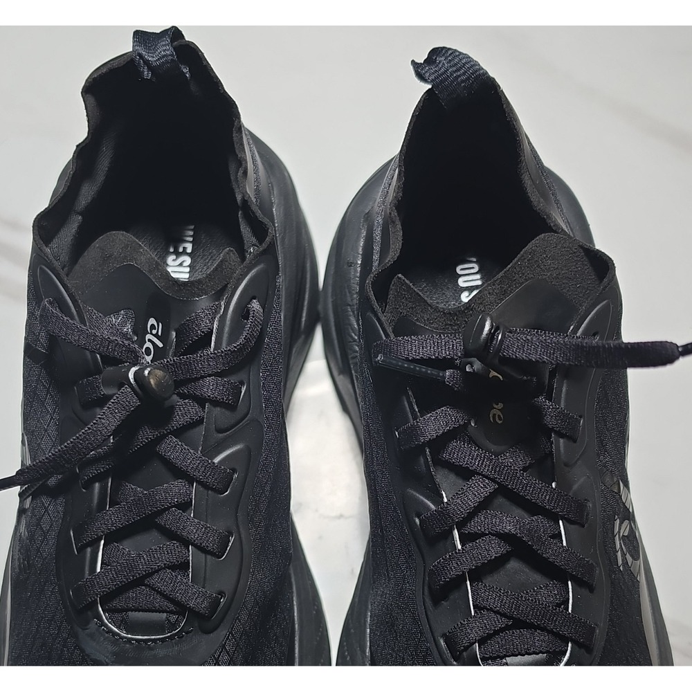 Clove Black Solid Low Top Lace Up Women's Athletic Sneakers Logo